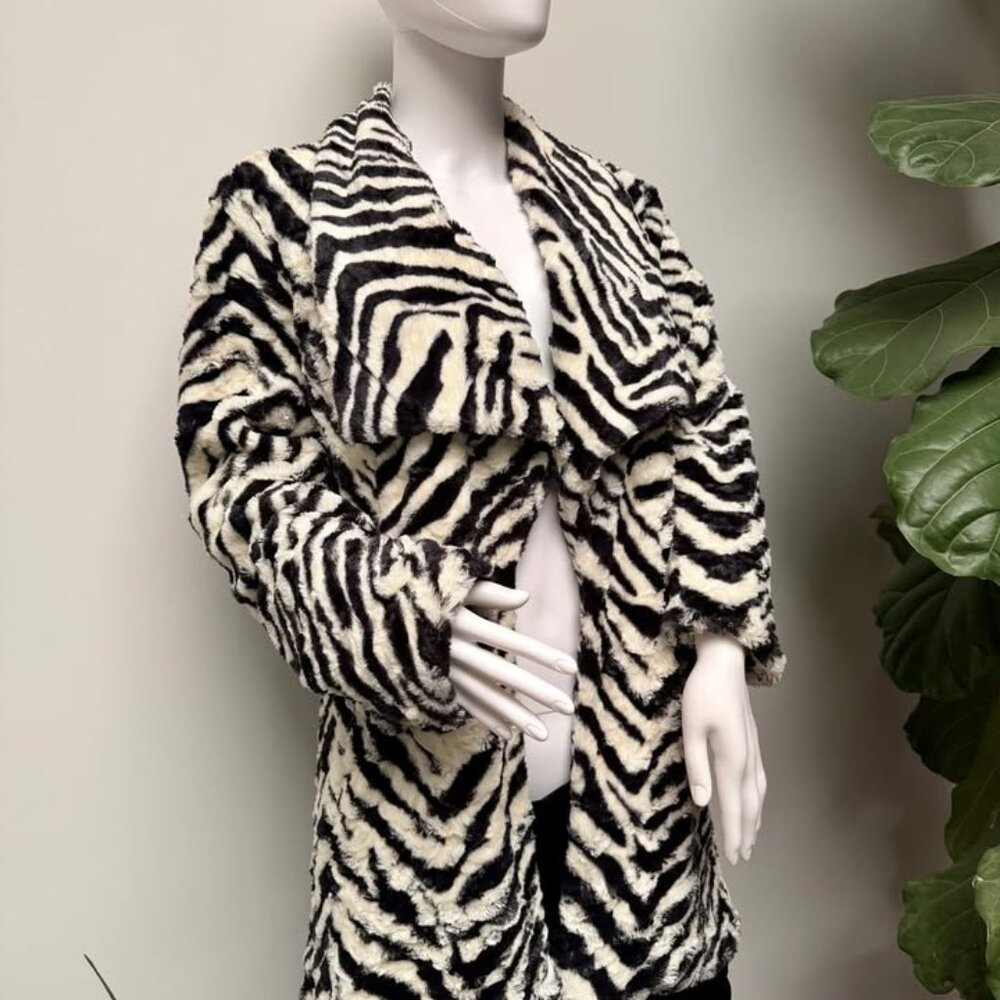 Karen Kane B&W Zebra Faux fur coat - L